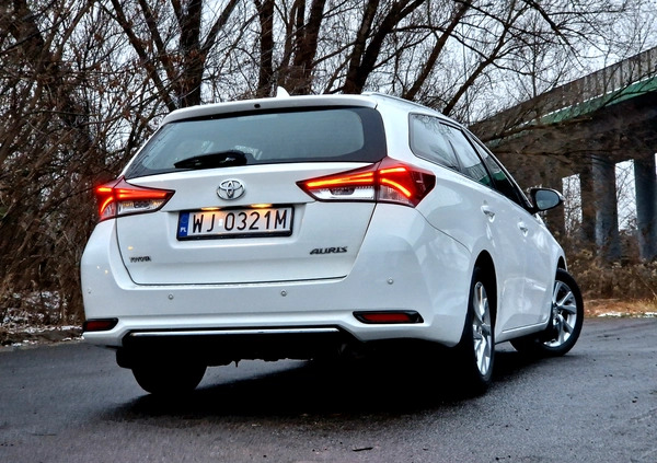 Toyota Auris cena 36900 przebieg: 223000, rok produkcji 2015 z Warszawa małe 704